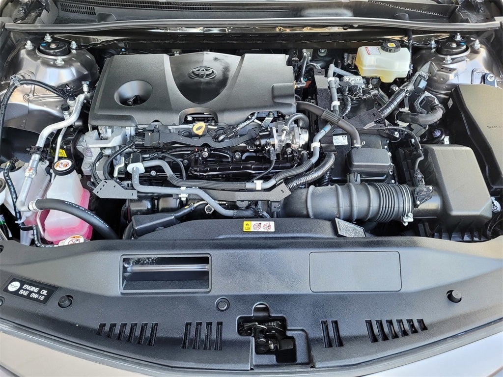 2022 Toyota Camry Hybrid SE